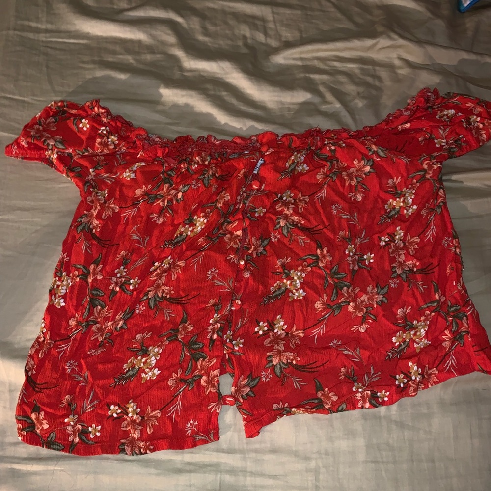 Floral top with buttons